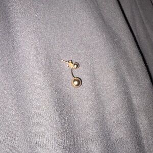 Single 10K Gold earring